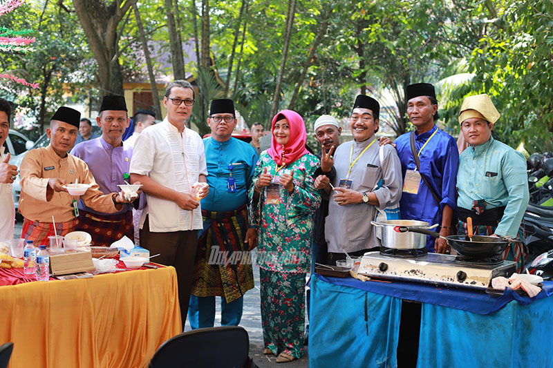 karangan adat dan budaya rakyat malaysia